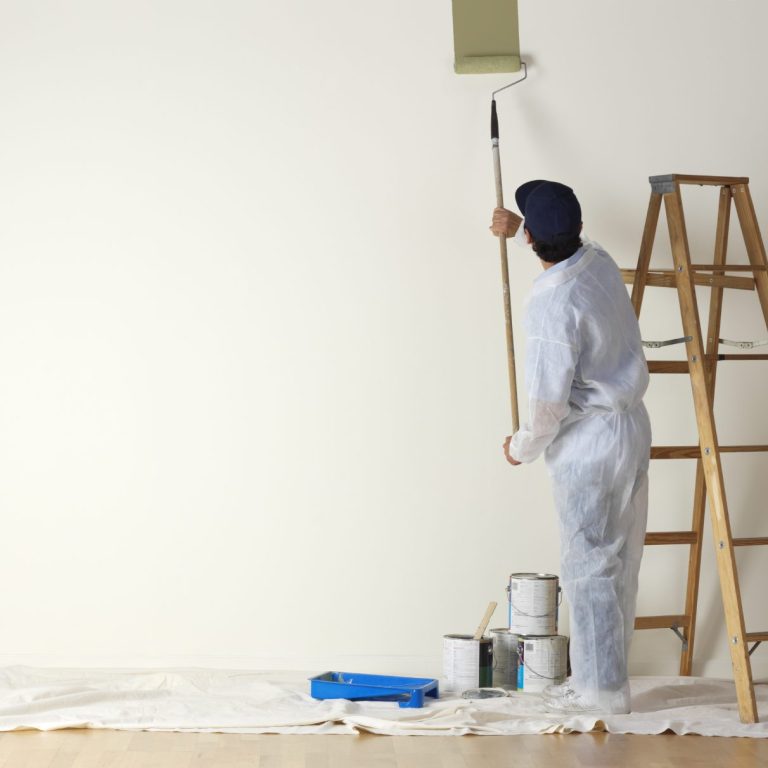 Peinture mur et plafond, pistolet et rouleau
