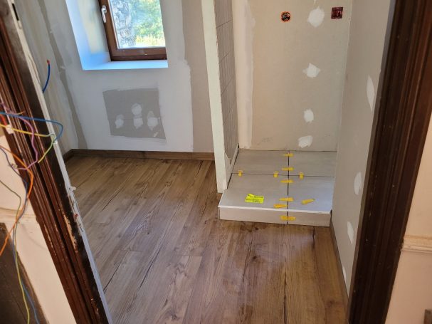 Pose de parquet et salle de bain